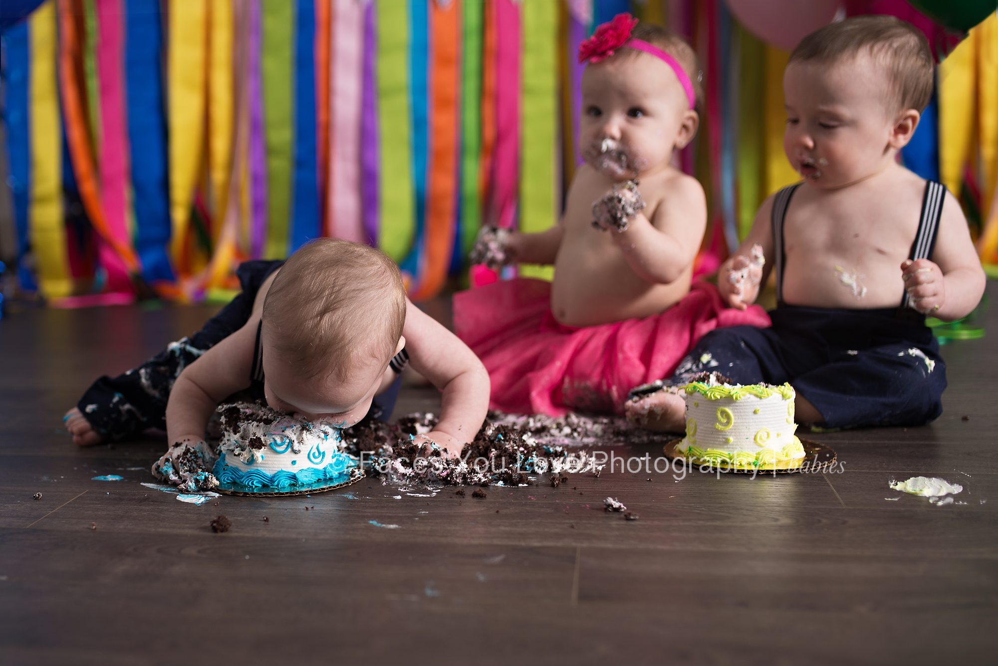 Triplet Cake Smash session | helenransomphotography.com
